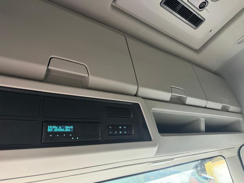 FORD SCANIA VOLVO F-MAX 500 .2022 .200MIL KMS