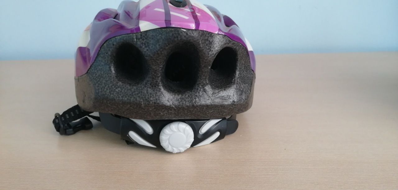 Kask rowerowy regulacja