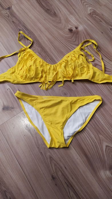 Żółty dwuczęściowy strój kąpielowy, rozmiar M