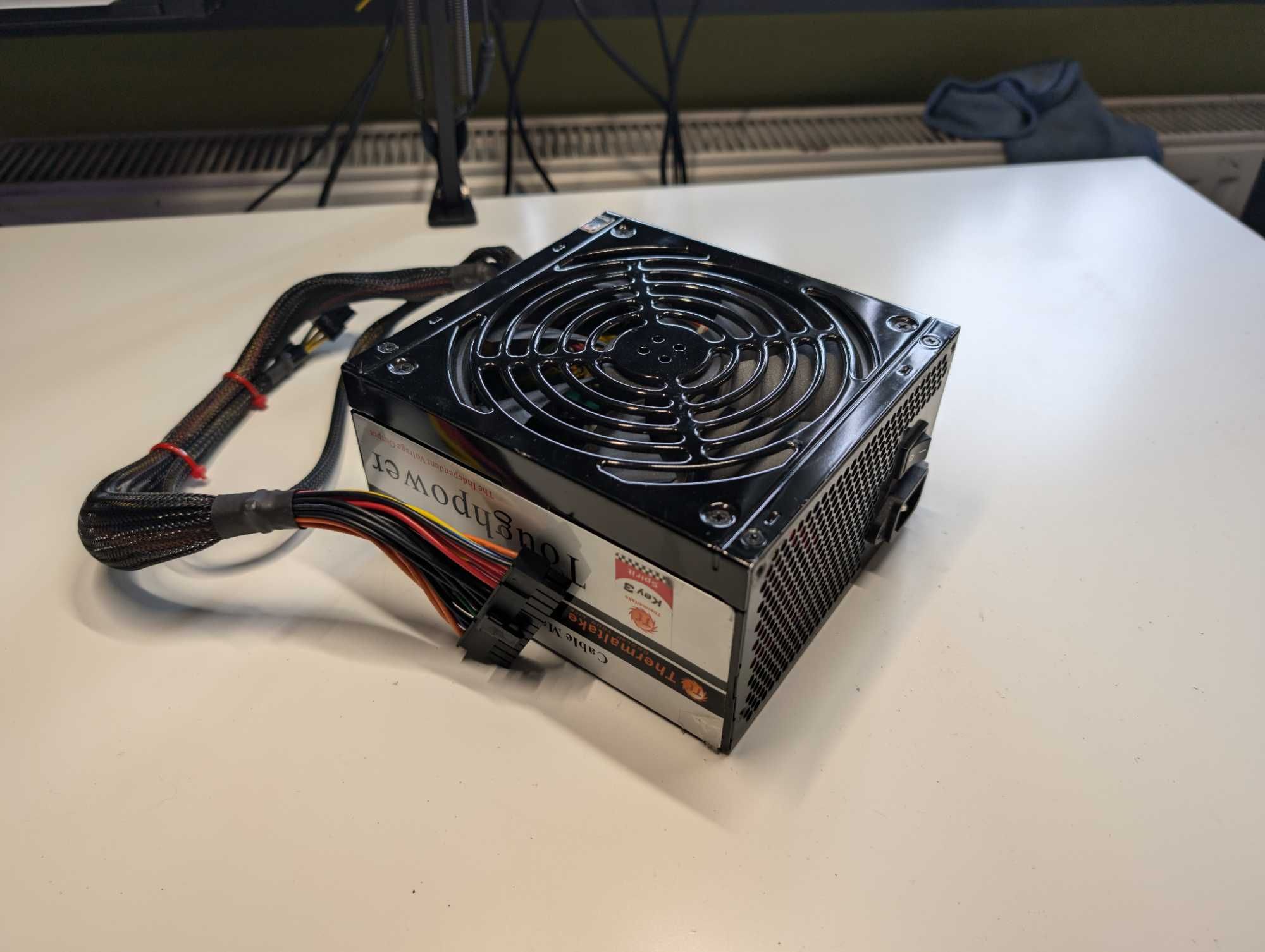 Zasilacz Thermaltake Toughpower 700W