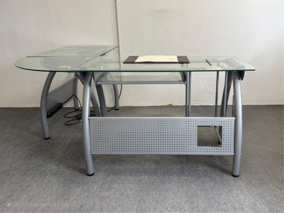 Secretária com canto