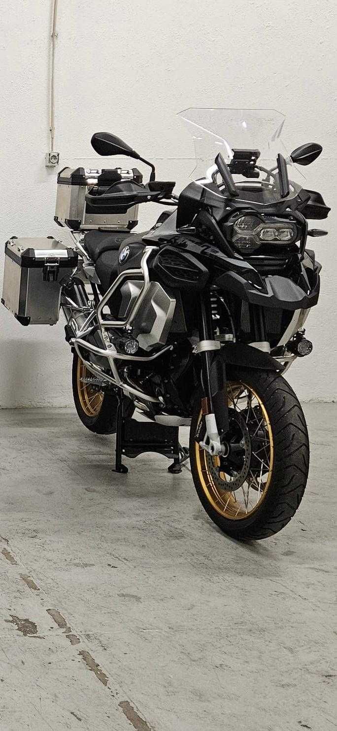 BMW R1250 GS Adventure com 2400km e factura c/IVA dedutível (empresas)