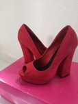 Sapatos vermelhos 37