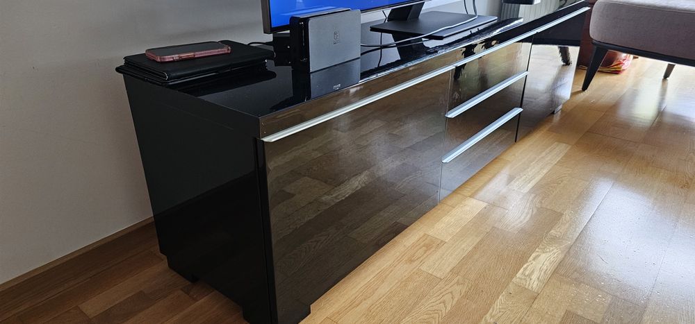 Móvel tv IKEA Besta Burs preto brilhante
Marca ikea 
Modelo besta burs