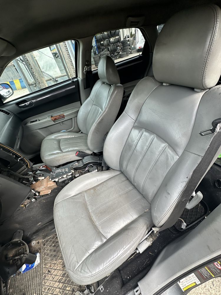 Chrysler 300C na części wszystkie części