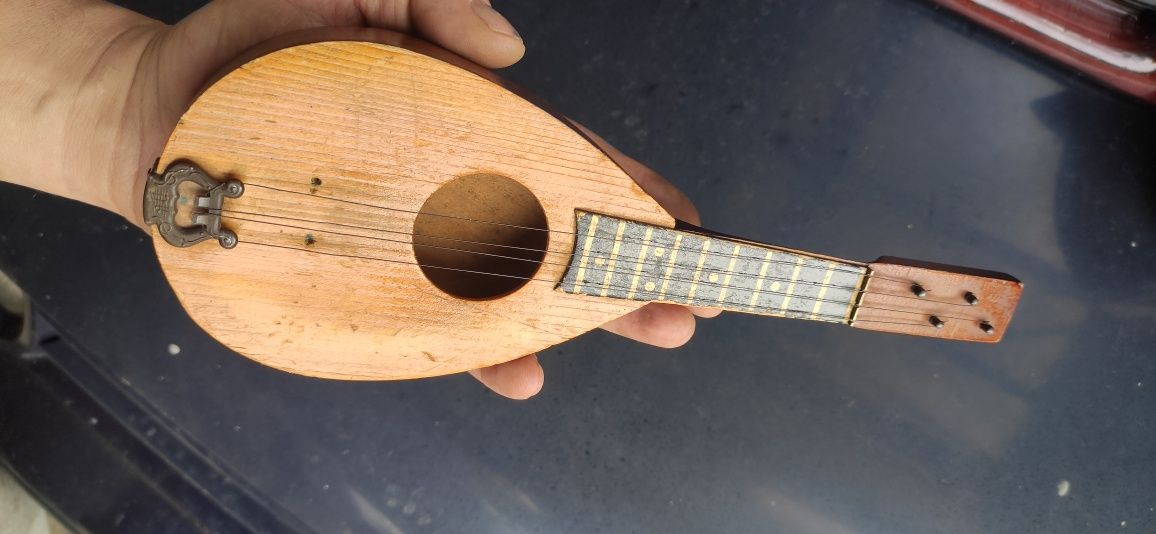 Gitara mini drewno ładnie zachowana