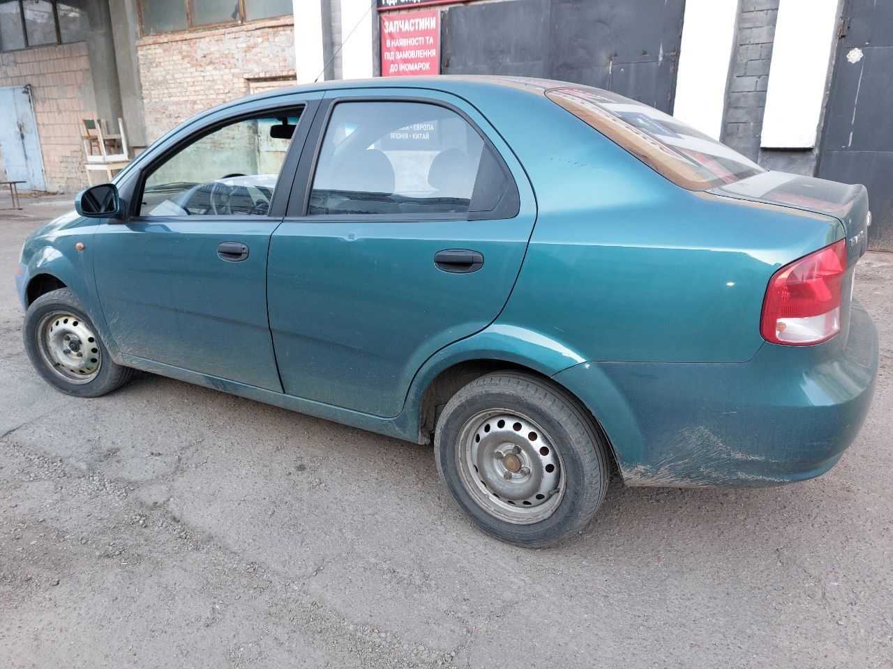 Продам CHEVROLET AVEO 1.5  Простой, комфортний седан