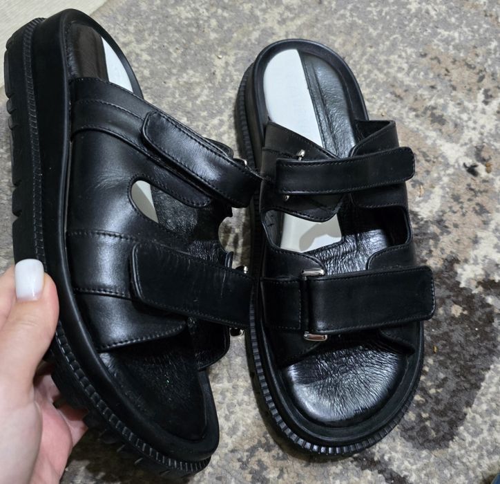 Шльопанці шкіряні  чорні