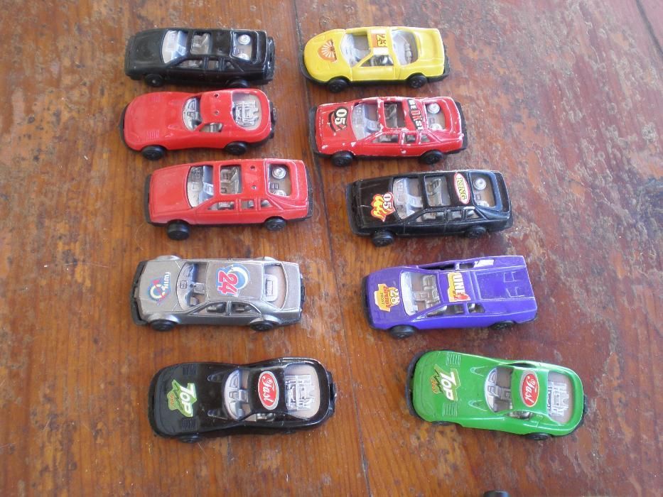 19 carros miniatura