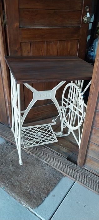 Mesa de pés de máquina costura
