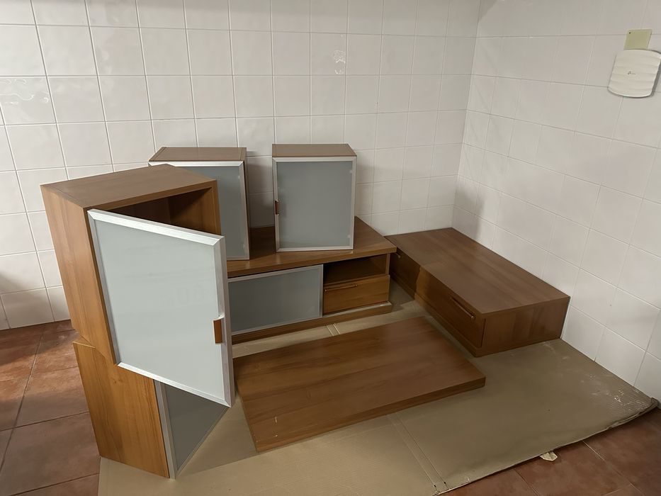 Mobilia sala de estar Cerejeira