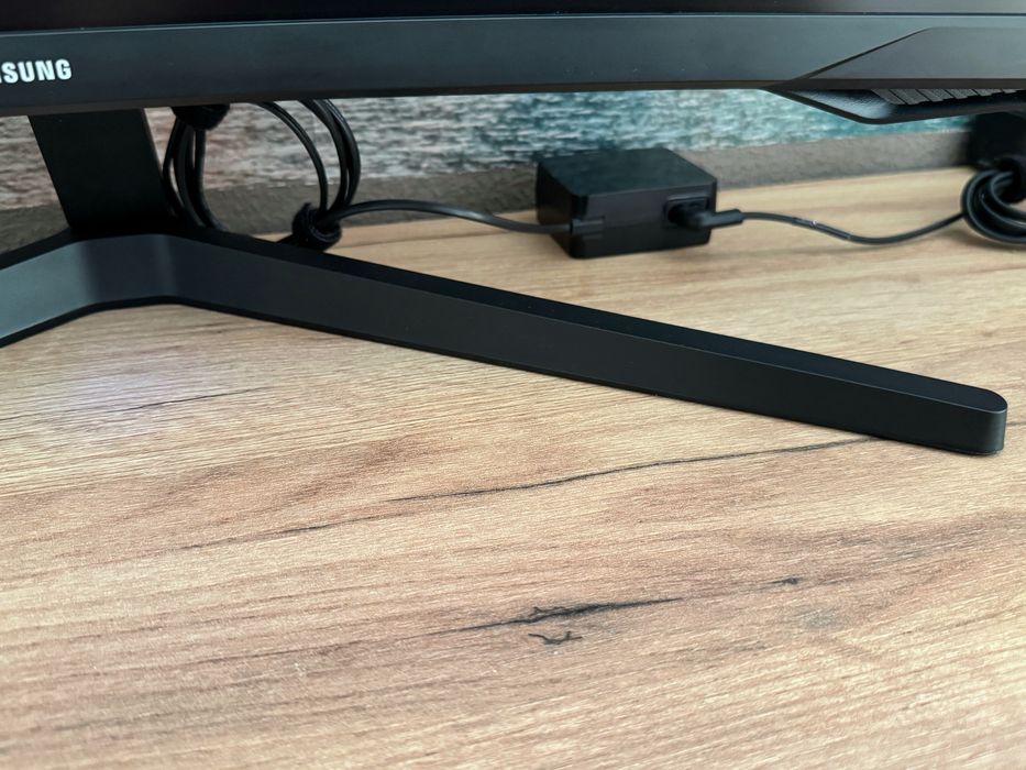 Продам вигнутий монітор Samsung Odyssey G5 32” 165hz 2K QHD S32CG550E