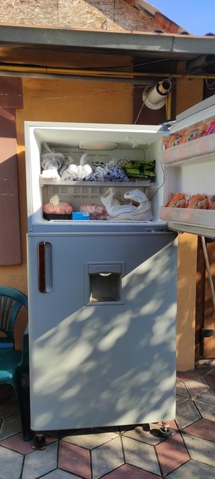 Подам холодильник Daewoo сухая заморозка