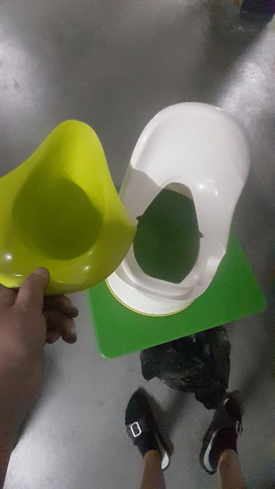 Penico de bebé verde e branco