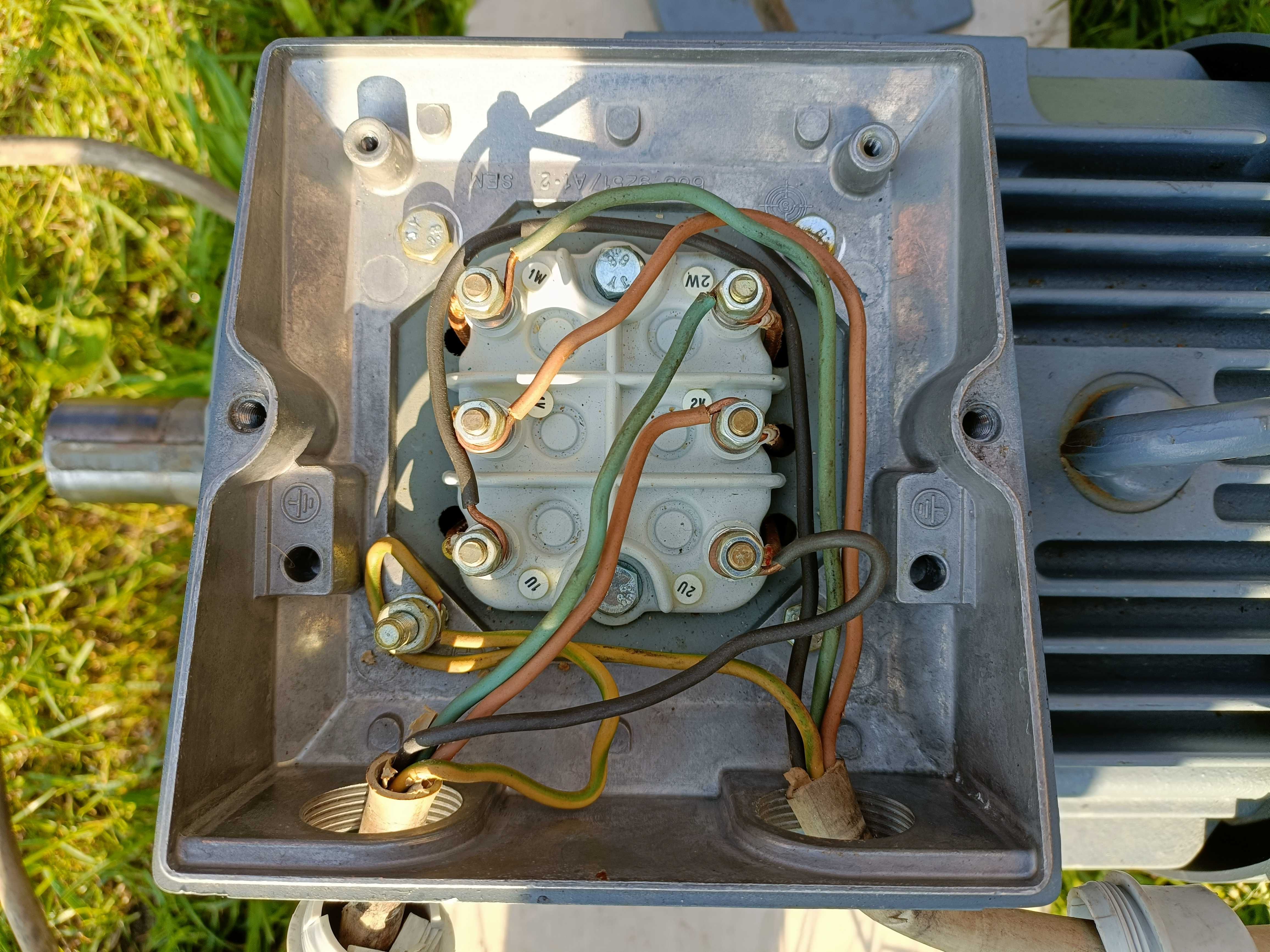 Silnik elektryczny VEM 3 fazowy dwubiegowy 2 2 / 6 kW