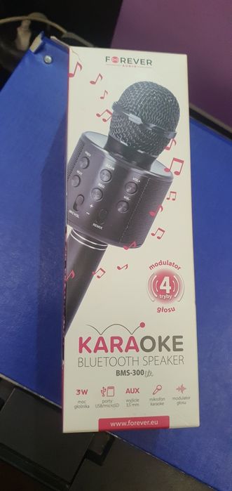 Mikrofon karaoke  .