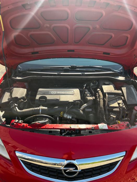 Продам Opel Astra 2011 J