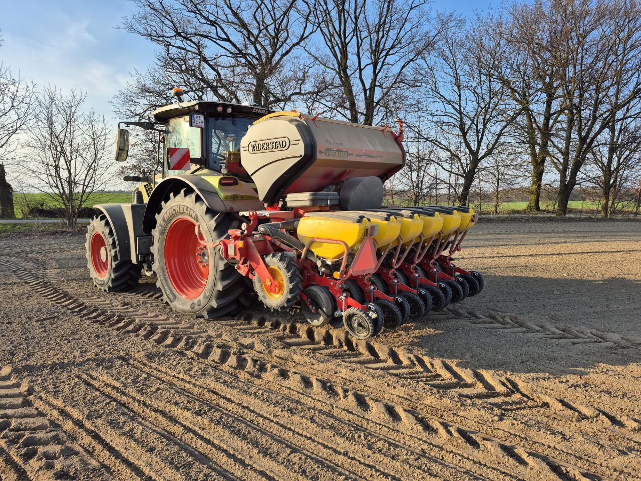 Siew Pasowy rzepaku, Strip Till, TYGRYS Vaderstad Tempo.