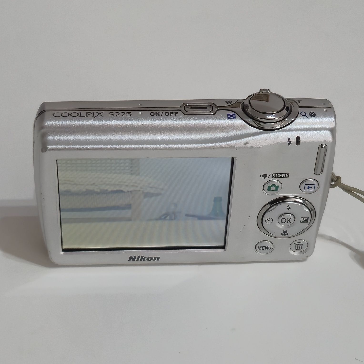 Nikon Coolpix S225 - 10MP - Máquina fotográfica digital compacta