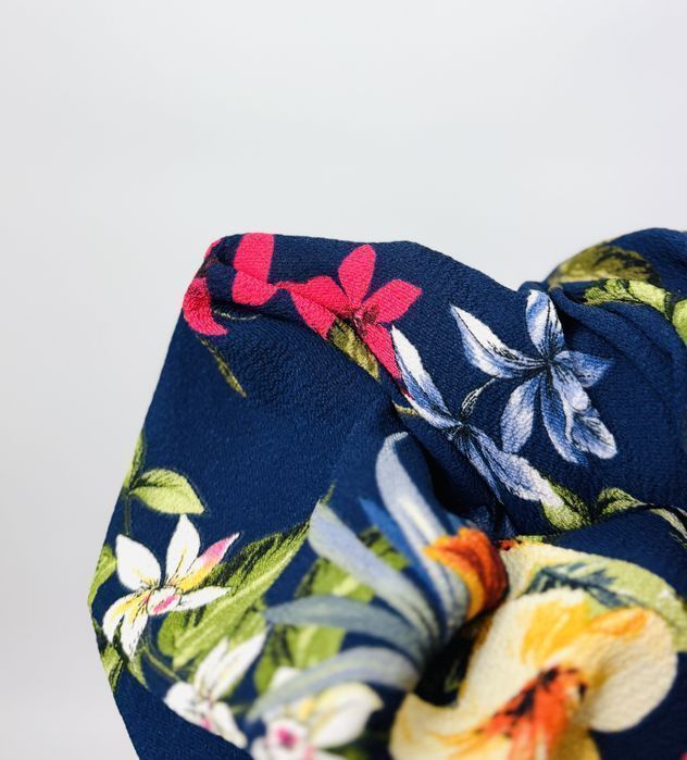 Granatowy kombinezon w kwiaty na ramiączkach XL 42 F&F