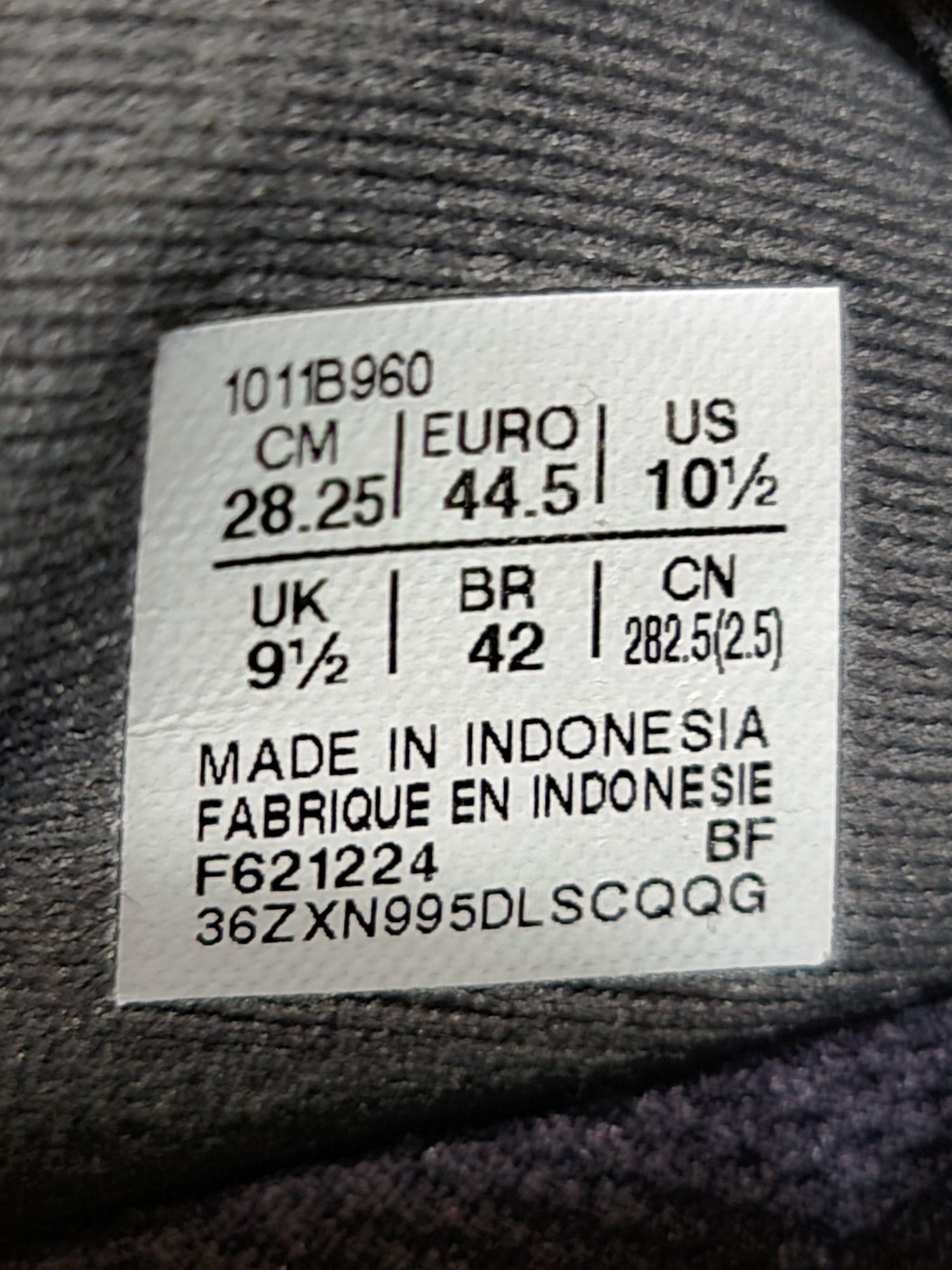 Оригінал 100% кросівки чоловічі asics comulus 27  euro 44.5