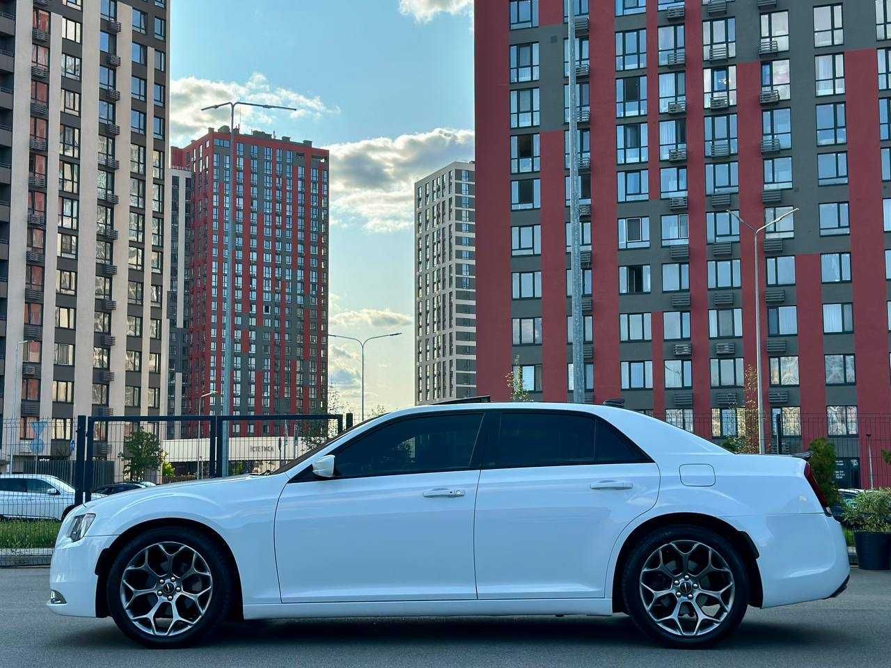 Продаж Chrysler c300S