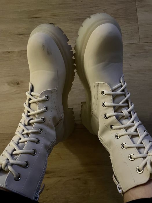 Botas Bege Confortáveis