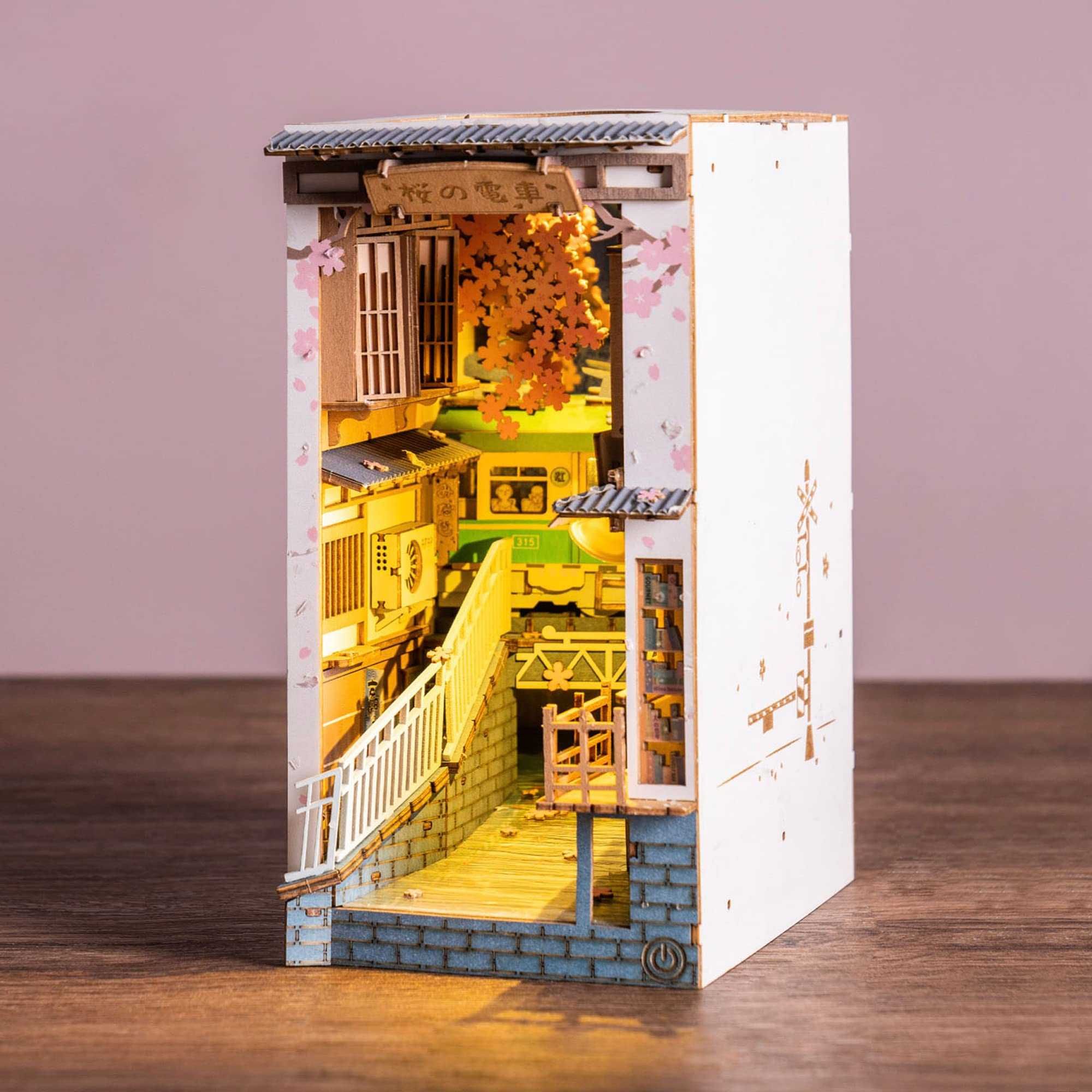Подарунок 3D-конструктор (Japanese Sakura Densya Shelf)