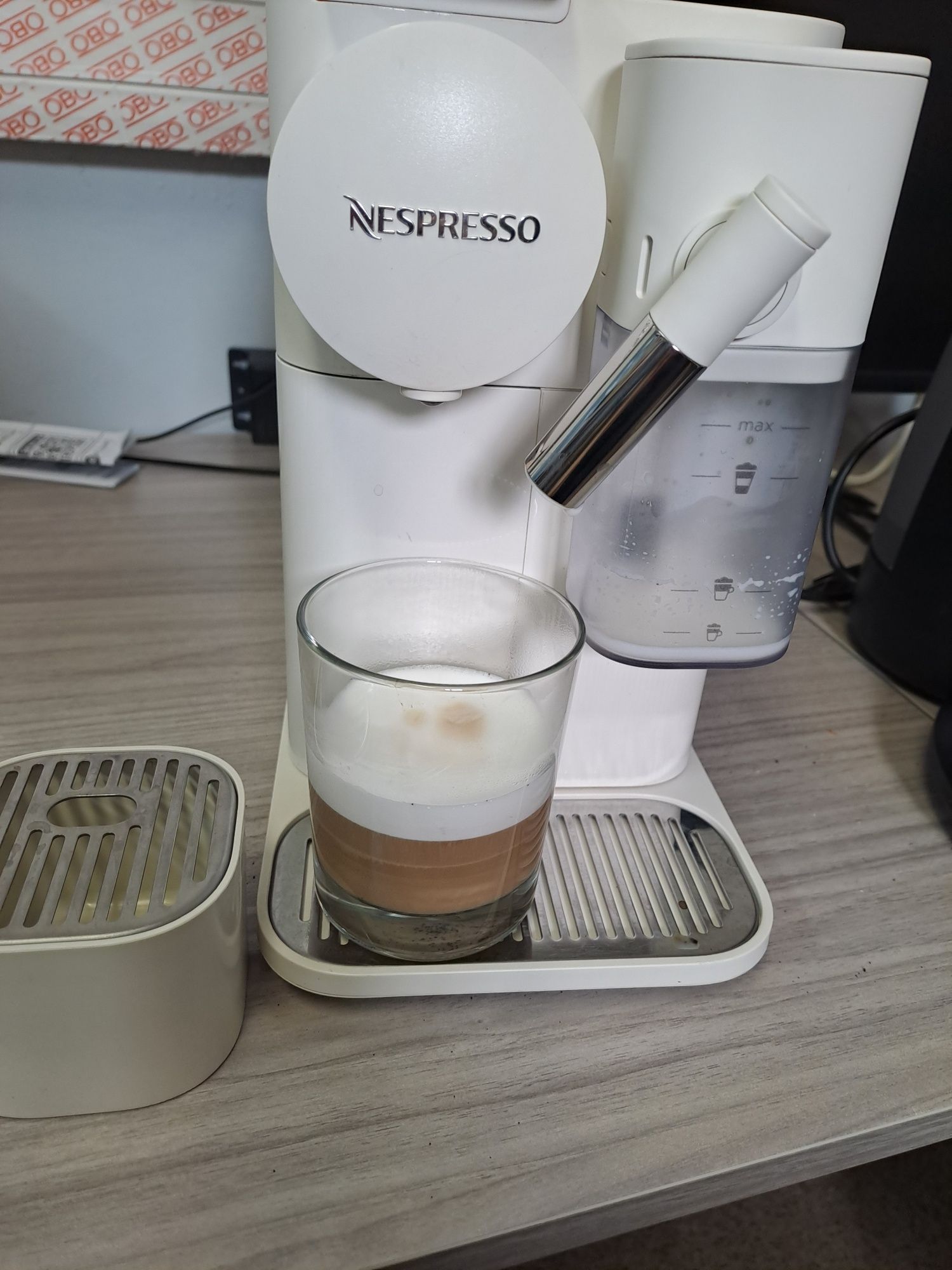 Ekspres na kapsułki DeLonghi Lattissima Nespresso One Evo EN510.W
