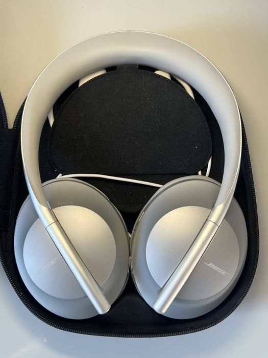 Bose Noise Cancelling Headphones 700