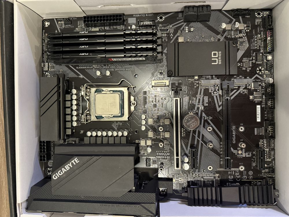 Intel i5 11600k+ Gigabyte z590