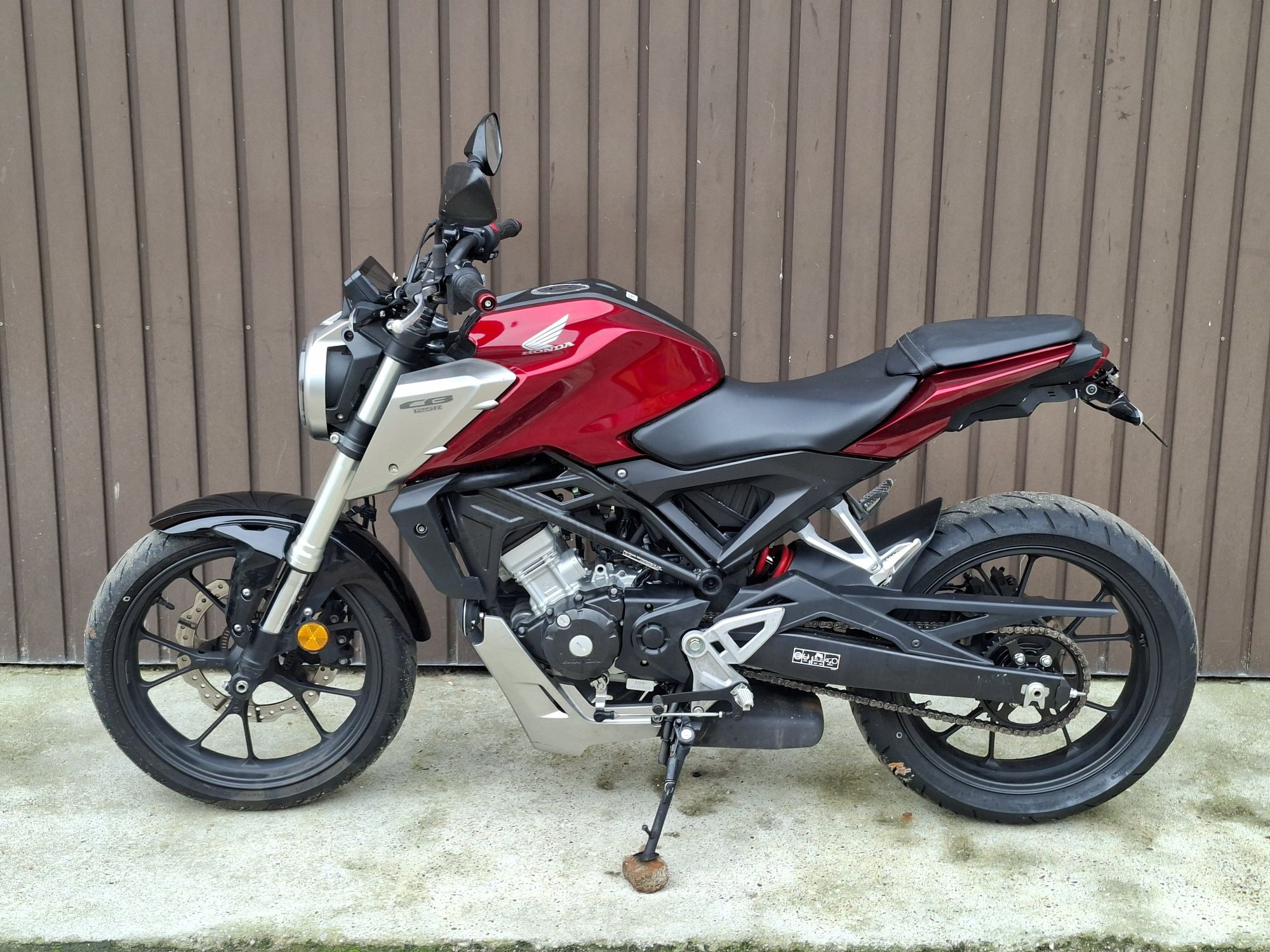 Honda CB 125R kat.B/A1 ABS rok 2018 transport pod dom