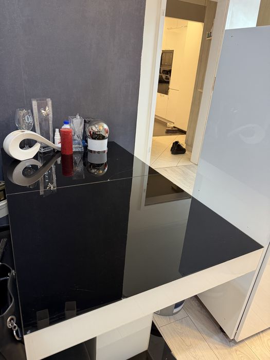 Oddam rozkładany stół