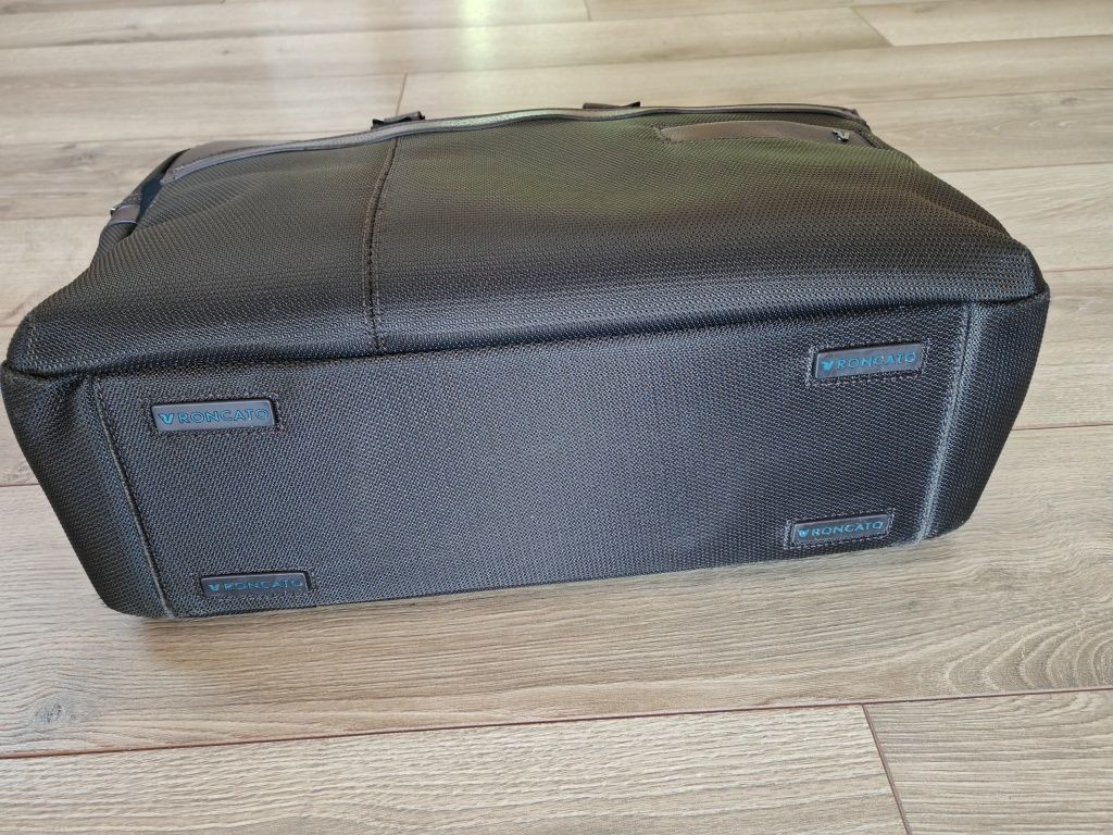 Torba na laptopa RONCATO Harvard 43x31x16 cm brąz, funkcjonalna, super