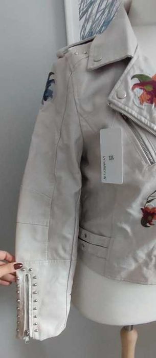 Nowa elegancka beżowa ramoneska eko skóra  haftowane kwiaty dżety 44