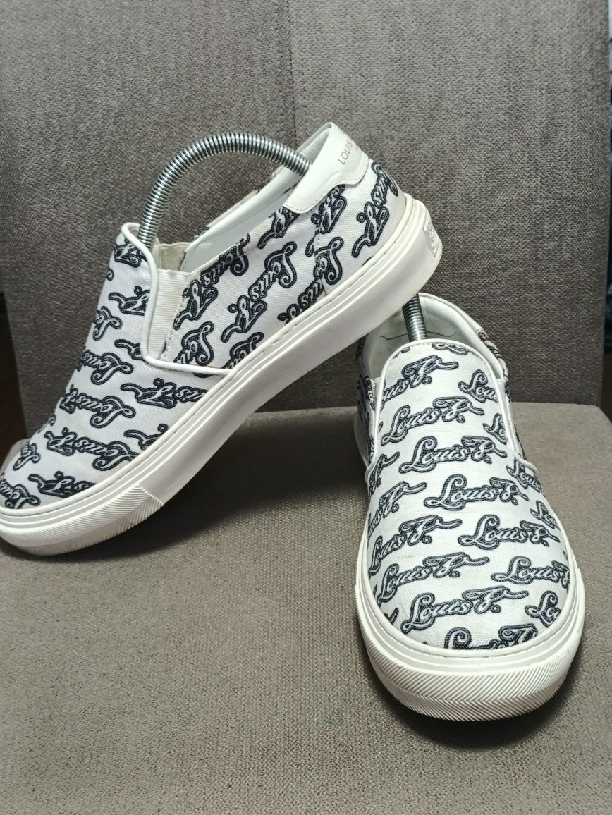 LOUIS VUITTON сліпони чоловічі 42 розмір устілка 27см
LOUIS VUITTON ME