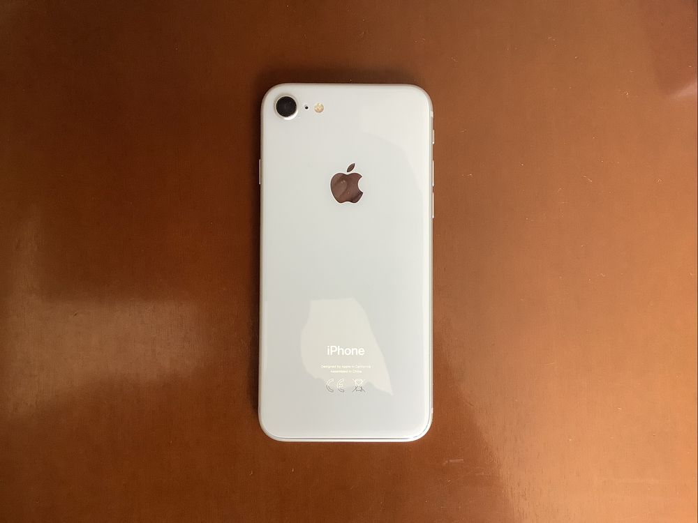 iPhone 8 64 Gb w bardzo dobrym stanie