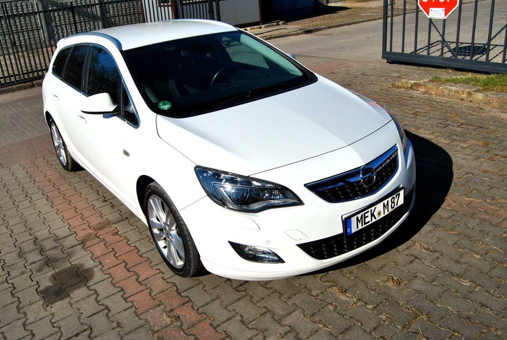 Opel Astra 1,4T Benz Kombi. 2011/2012. Czytaj dokładnie opis.