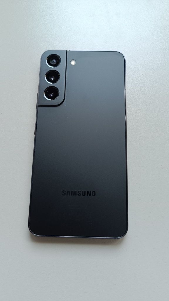 Samsung galaxy s22 8/128 *nowa bateria i płyta główna*