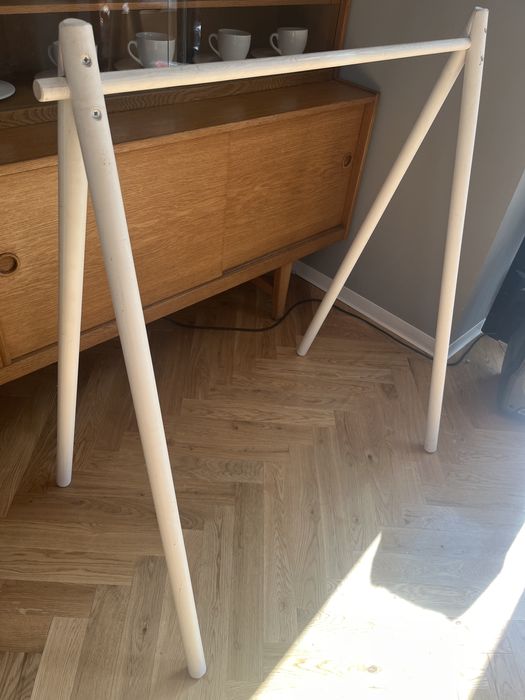 Wieszak na dziecięce ubrania