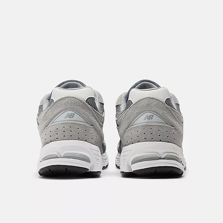 Оригінал кросівки new balance 2002r розмір 42,5