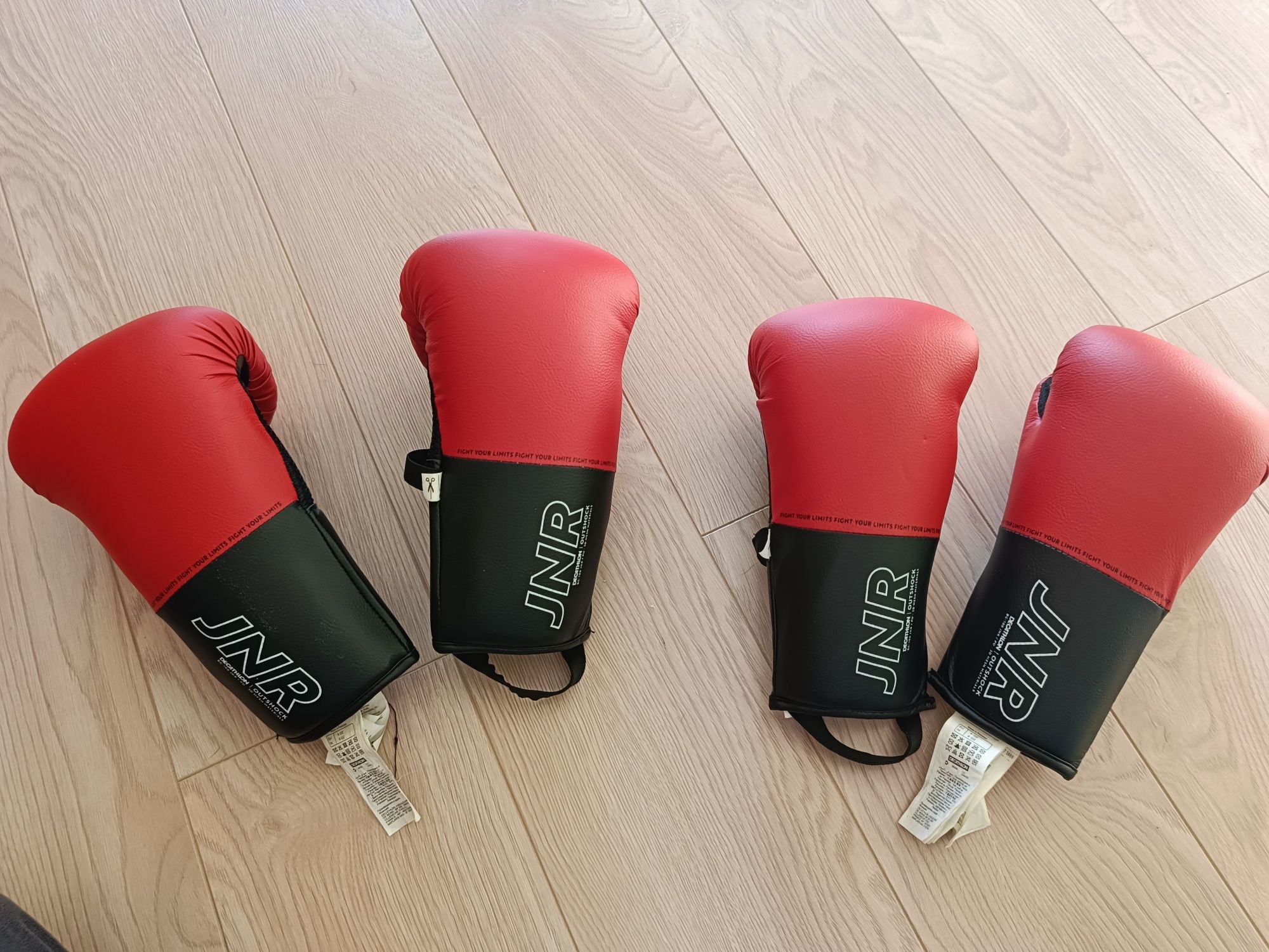 Rękawice bokserskie JNR Decathlon rozmiar 6 i 4