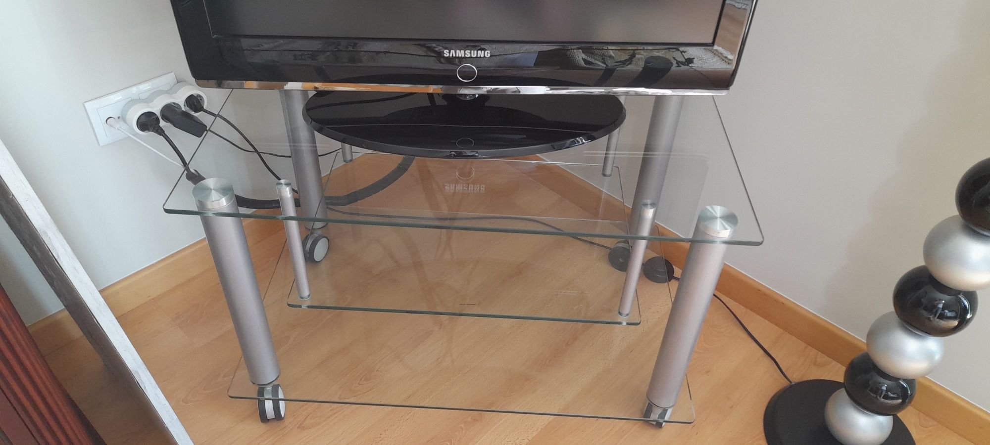 Tv Samsung + mesa