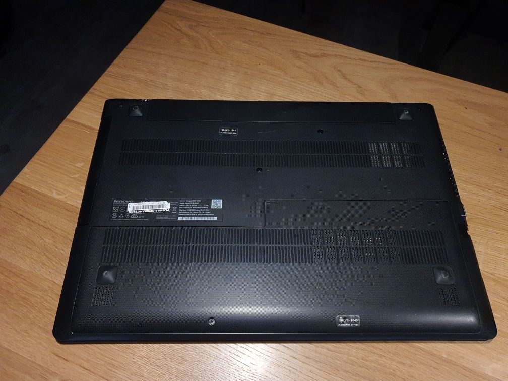 Lenovo 300-15ISK . Intel Core i5 . 16GB RAM . Zewn. Grafika . Dysk SSD