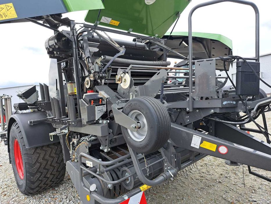 Praso-owijarka Fendt Rotana 130 F Combi