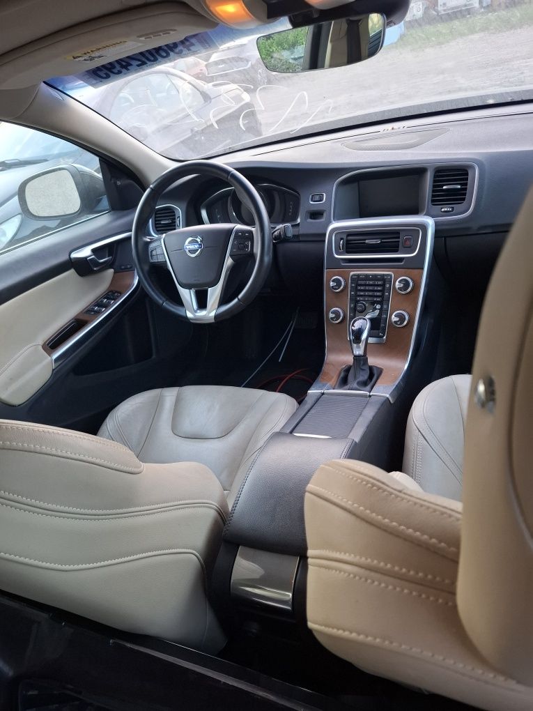 Продаю Volvo S60 2016 p