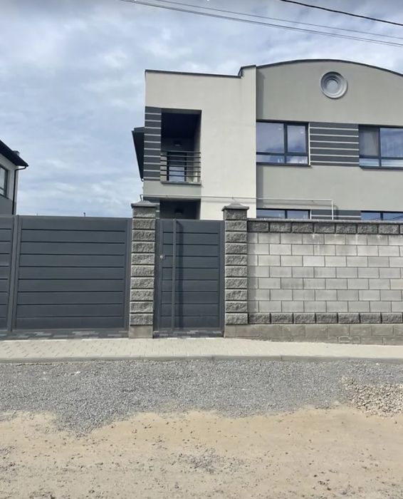 Продаж будинку на Макарова!