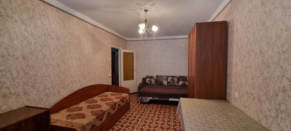 Актуально . Гарна  квартира на Таврійському.  Другий поверх .Кондиціон