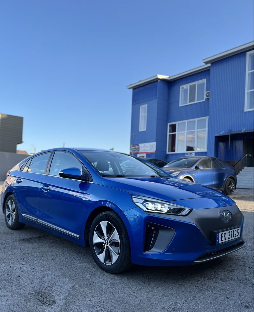 Hyundai Ioniq 2018рік, 28kWh, комплектація Premium