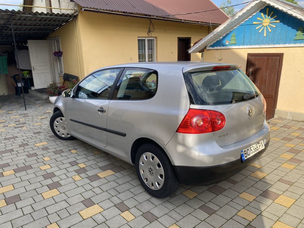 Продавм гольф  5